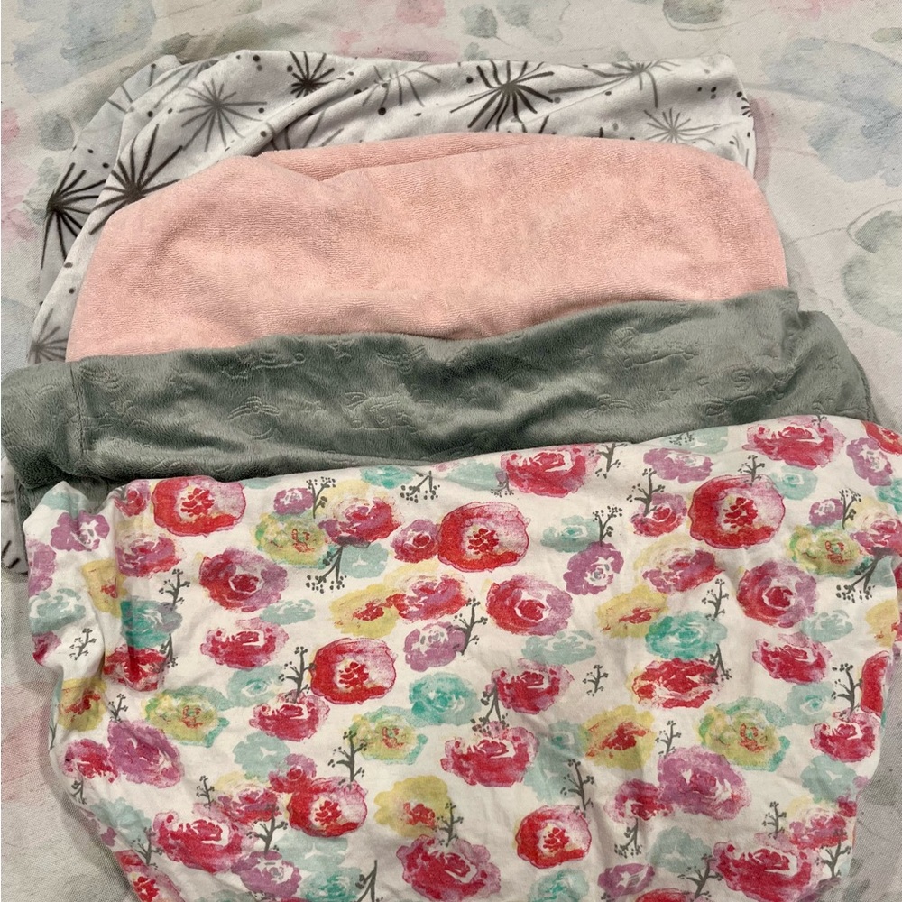 EUC Lot of 4 Changing Pad Covers- Serta, Lambs & Ivy, Honest Brand, Waterproof